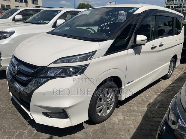 2017 Nissan Serena White Special Edition