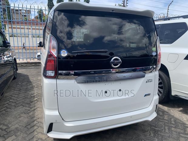 2017 Nissan Serena White Special Edition