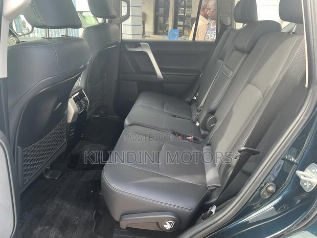 Toyota Land Cruiser Prado 2017 Black