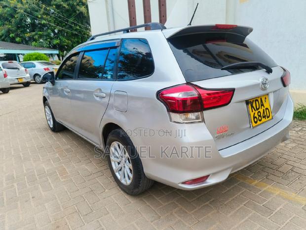 Silver 2015 Toyota Corolla Fielder: A Smart Choice for Your Drive