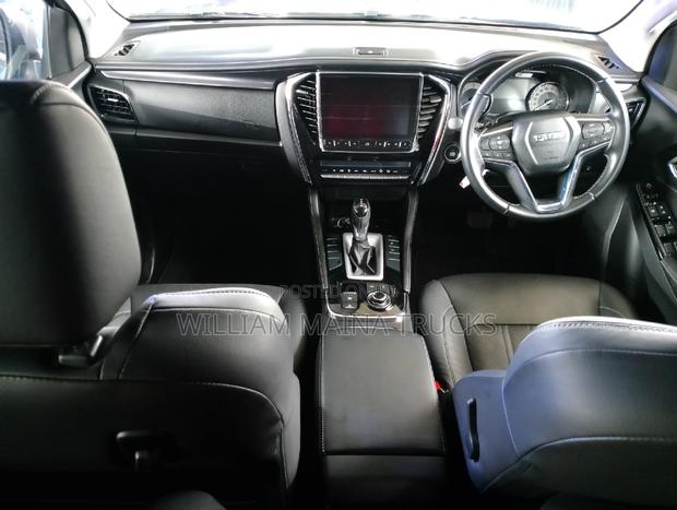 New Isuzu MU-X 2024 Green