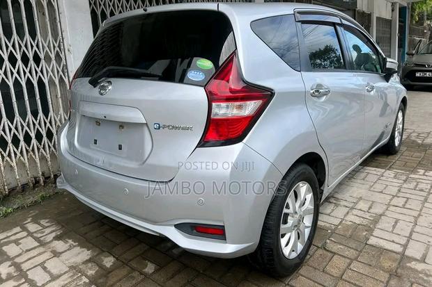 Nissan Note 1.2 Hybrid 2017 - Efficient, Spacious, & Modern