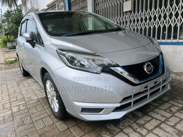 Nissan Note 1.2 Hybrid 2017 - Efficient, Spacious, & Modern