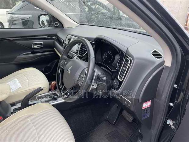 Black Mitsubishi Outlander ES FWD 2018 - Quality Used Vehicle