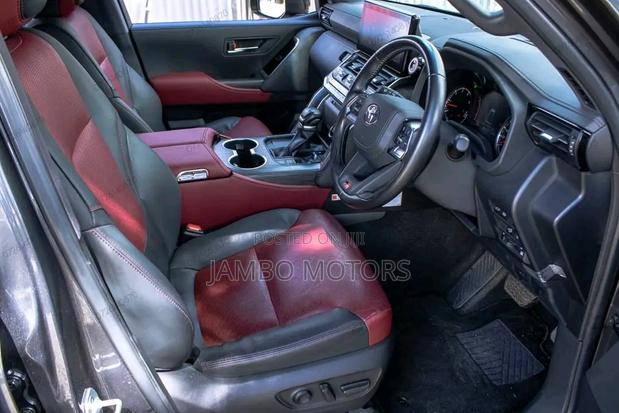 2021 Toyota Land Cruiser 3.3 Diesel 4WD - Gray