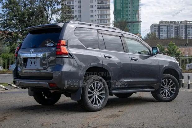 2018 Toyota Land Cruiser Prado 2.7 Black - Used Off-Road Vehicle
