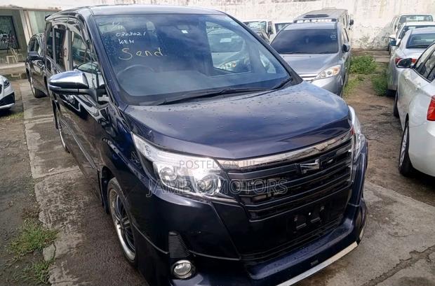 Blue 7-Seater 2017 Toyota Noah 2.0 FWD - Premium Family Minivan