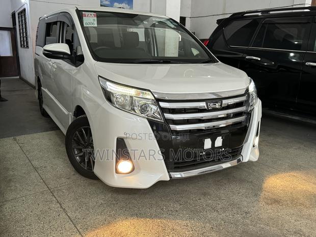 2017 Toyota Noah 8-Seater 2.0 FWD White - Pre-owned Luxury