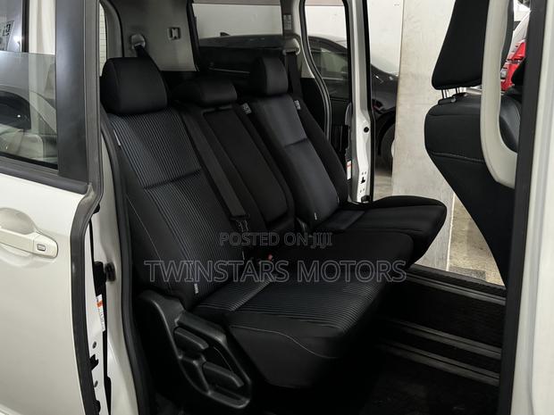 2017 Toyota Noah 8-Seater 2.0 FWD White - Pre-owned Luxury