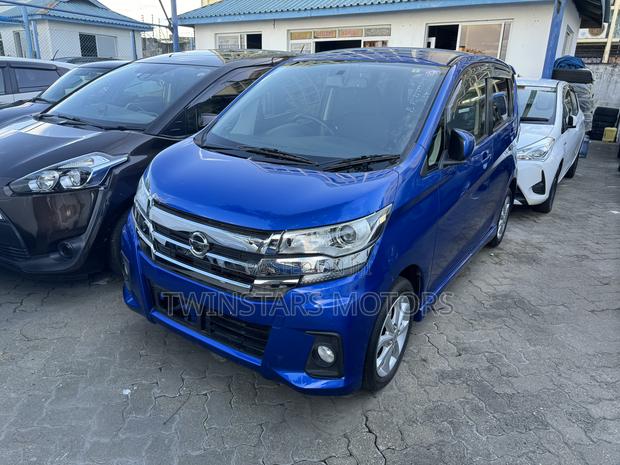 2017 Blue Nissan Dayz Highway Star G - The Perfect Compact Car for Your Needs