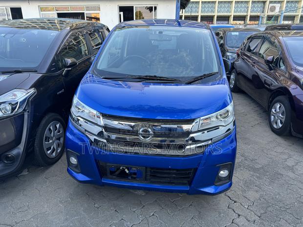 2017 Blue Nissan Dayz Highway Star G - The Perfect Compact Car for Your Needs