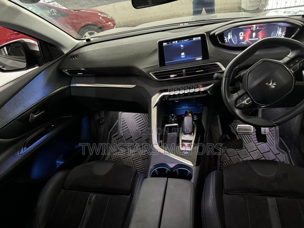 Stylish 2018 Peugeot 3008 in Gray - Modern Urban SUV