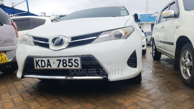 Pre-owned 2013 Toyota Auris White - Affordable
