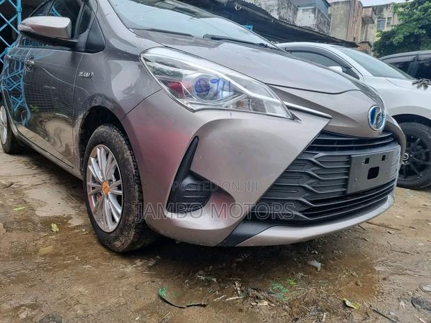 2017 Toyota Vitz 1.5 FWD Hybrid 5dr Gold: A Smart, Eco-Friendly, and Comfortable Drive
