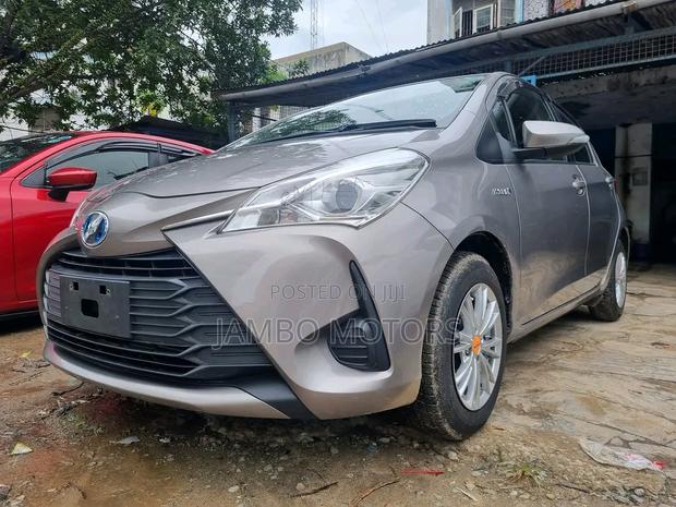 2017 Toyota Vitz 1.5 FWD Hybrid 5dr Gold: A Smart, Eco-Friendly, and Comfortable Drive