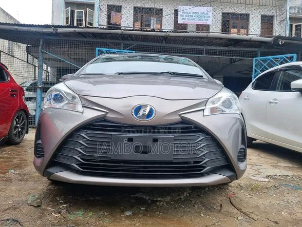 2017 Toyota Vitz 1.5 FWD Hybrid 5dr Gold: A Smart, Eco-Friendly, and Comfortable Drive