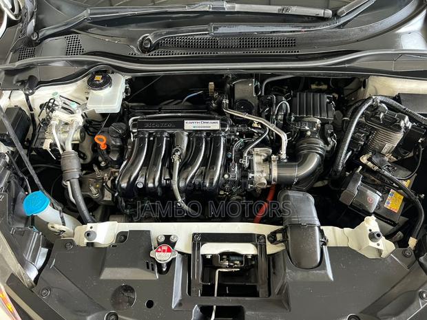Honda Vezel 1.5 Hybrid 2WD 2016 White