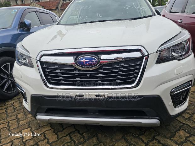 2018 Subaru Forester Pearl: Top-of-the-line, Reliable SUV for You