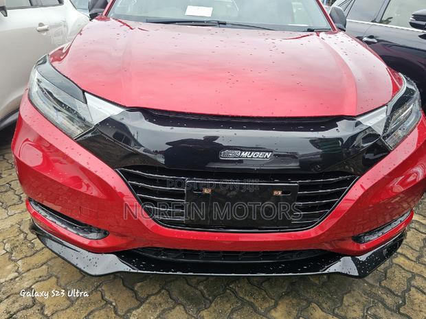 Red Honda Vezel 2017: Compact SUV with Style