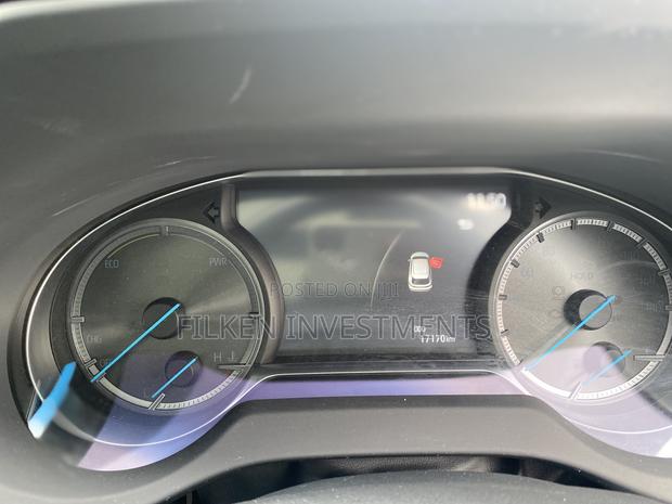 Toyota Harrier 2.5 Hybrid 2020 White