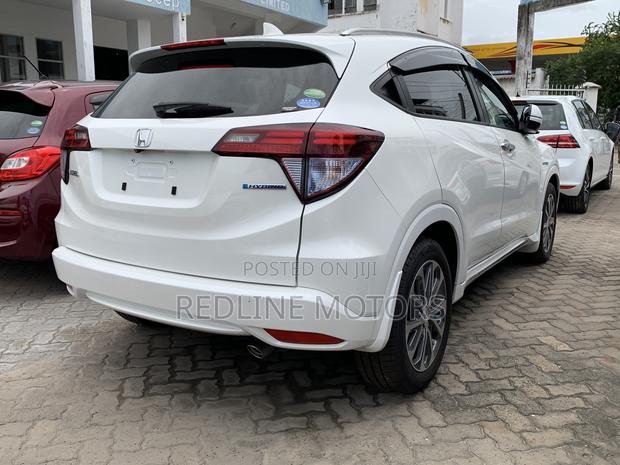 Honda Vezel 1.5 Hybrid 2WD 2017 White - Top Quality Pre-Owned