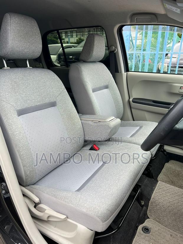 2017 Toyota Passo 1.0 FWD Black: Stylish and Efficient Compact Car