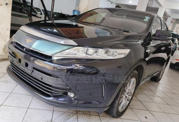 Black 2018 Toyota Harrier: A Perfect Blend of Style and Power