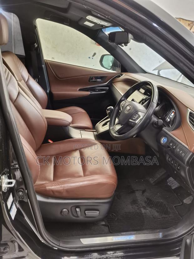 Black 2018 Toyota Harrier: A Perfect Blend of Style and Power