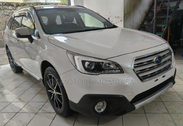2017 Subaru Outback in White: A Symphony of Style and Practicality