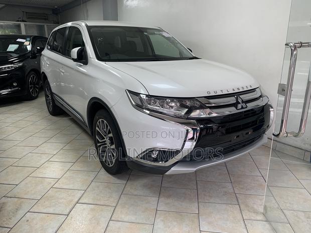 2017 Mitsubishi Outlander Off-White SUV for Sale - Top Variants