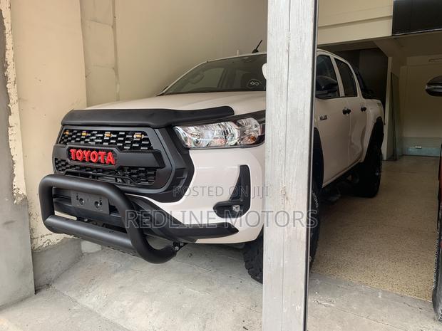 New 2021 Toyota Hilux Off-White: SR and SR5 Double Cab Models