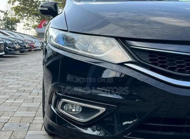 2017 Honda Jade 1.5 Hybrid in Black: Luxury and Fuel Efficiency