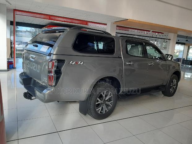 New Isuzu D-MAX 2024 Gray