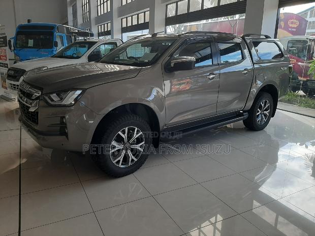 New Isuzu D-MAX 2024 Gray