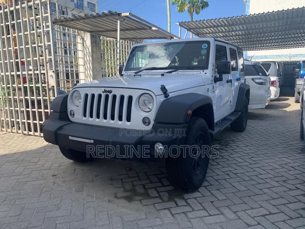 Jeep Wrangler Sport 4x4 2016 - Off White: Pre-owned, Great Condition