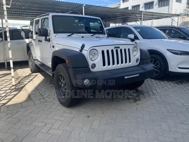 Jeep Wrangler Sport 4x4 2016 - Off White: Pre-owned, Great Condition
