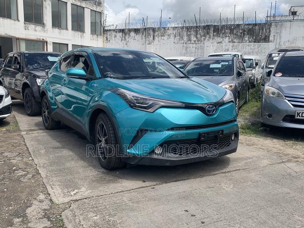 2017 Toyota C-HR Green: Compact SUV for Eco-conscious Drivers