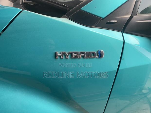 2017 Toyota C-HR Green: Compact SUV for Eco-conscious Drivers