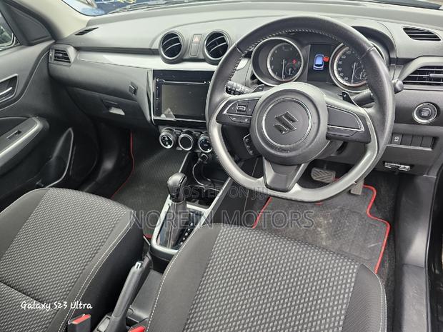 New 2017 Suzuki Swift Black: Perfect City Companion