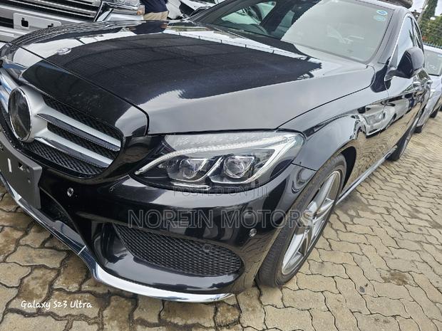 2017 Black Mercedes-Benz C180: A Sedan of Distinction