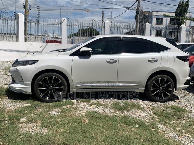 2017 Toyota Harrier 4WD 2.0 White - Luxury SUV with All-Wheel Drive