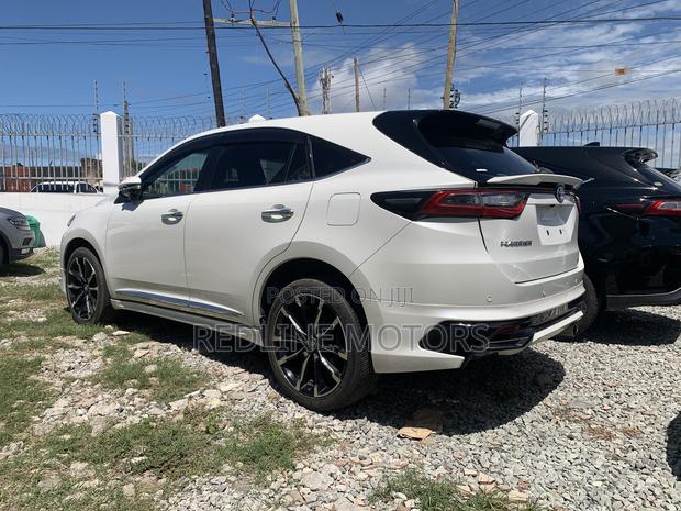2017 Toyota Harrier 4WD 2.0 White - Luxury SUV with All-Wheel Drive