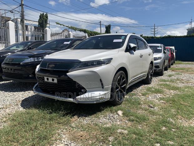 2017 Toyota Harrier 4WD 2.0 White - Luxury SUV with All-Wheel Drive