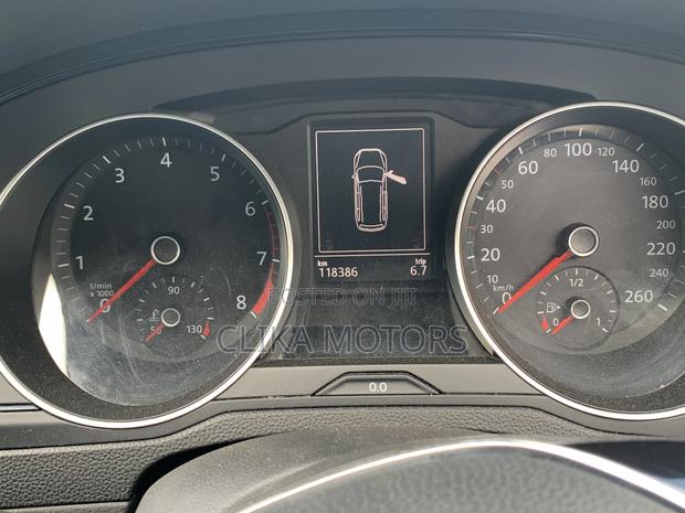 Volkswagen Passat 2016 - Luxury Burgundy Sedan