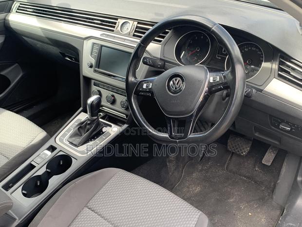 Volkswagen Passat 2016 - Luxury Burgundy Sedan
