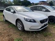 Off-White Volvo V40 2016 - Two Versatile Models Ready to Purchase for sale