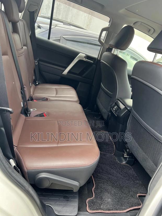 Toyota Land Cruiser Prado 2017 White