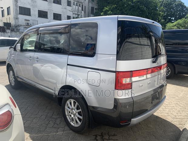 2016 Mitsubishi Delica Silver - Spacious and Comfortable Minivan for Large Families