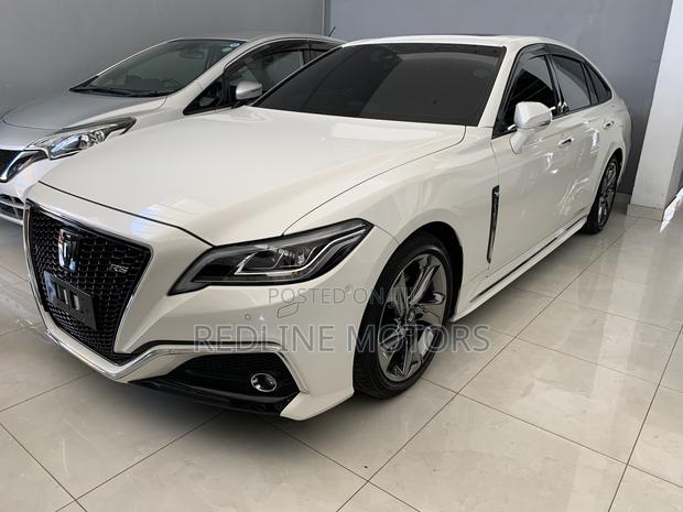 2018 Toyota Crown White - White Sedan with Power and Style