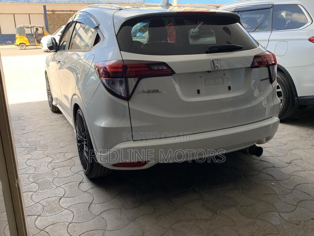 White 4WD Honda Vezel 1.5 Hybrid 2017 - Quality Deal